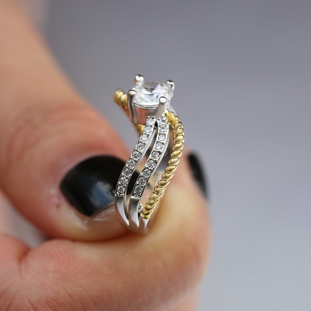 🎀 Twisted Shiny Round Zircon Three Lines Fashion Rings for Women, EVGG15…